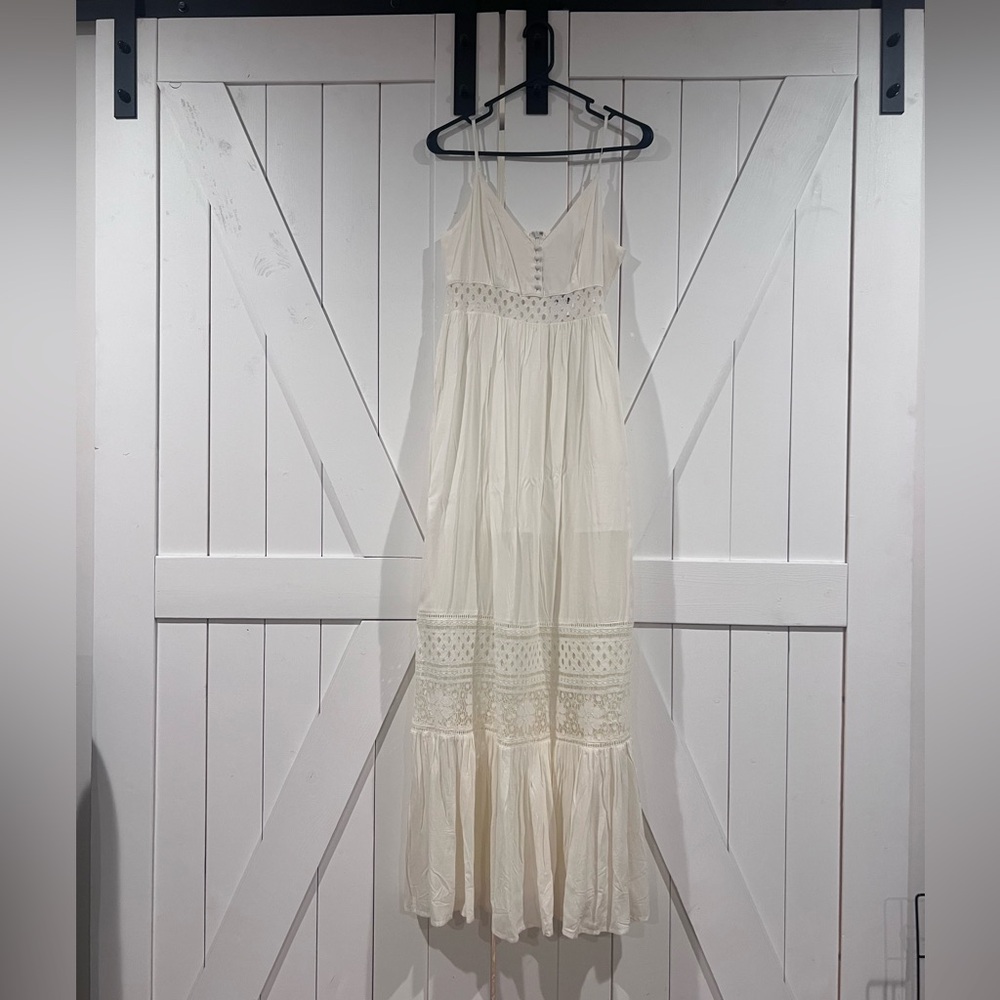 NWT.BB Dakota White/Cream Maxi Dress - Picture 2 of 5